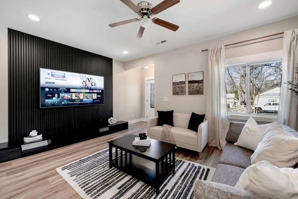 Brand New Cozy Modern Bungalow W/Hot Tub+Movieroom 7 Min From Uptown Charlotte Exterior foto